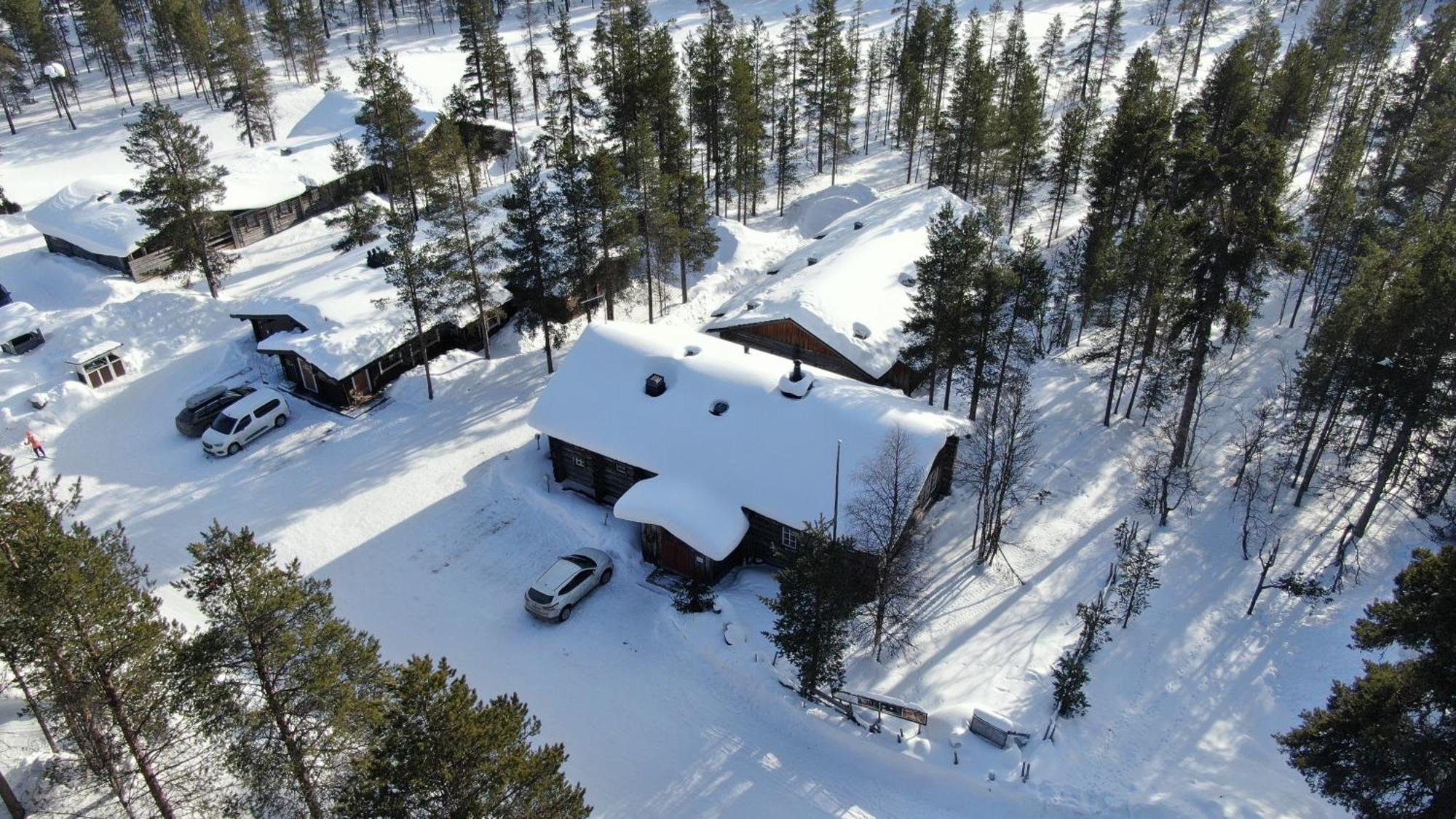 Kuukkeli Pikku-hirvas Ja Porotokka Feriehus