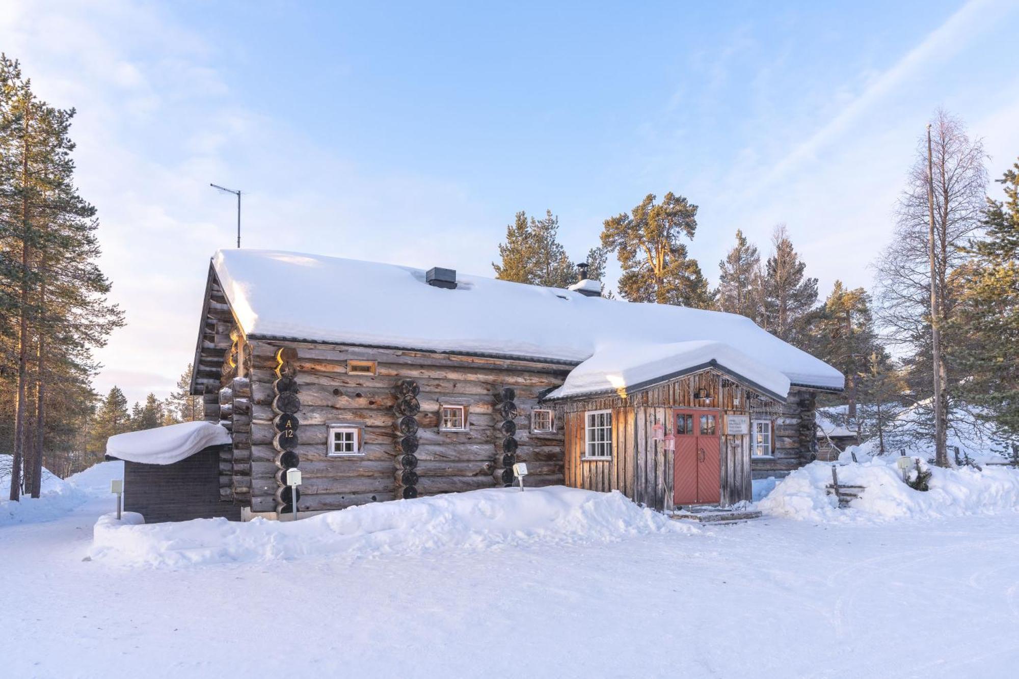 Kuukkeli Pikku-hirvas Ja Porotokka Feriehus Saariselkä
